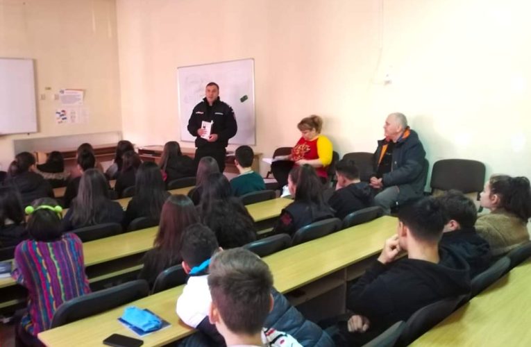 Jandarmeria Sălaj continuă acţiunile educativ-preventive în școlile din județ