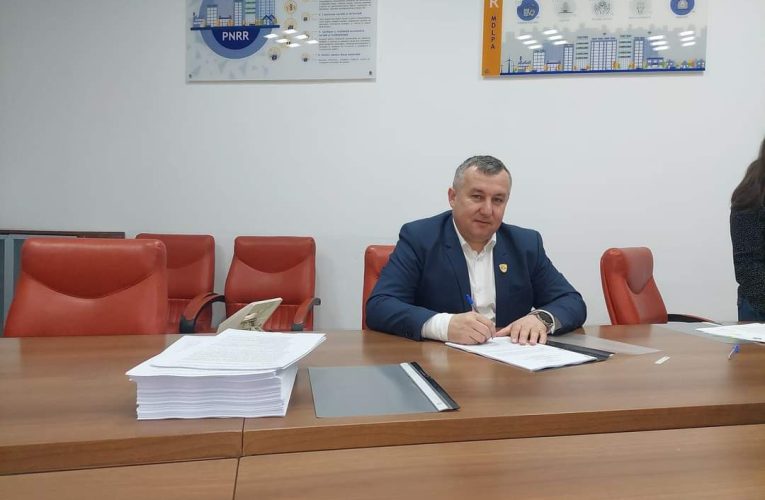 Primarul Ioan Roșan a depus un proiect pentru construirea unui centru de zi pentru copii