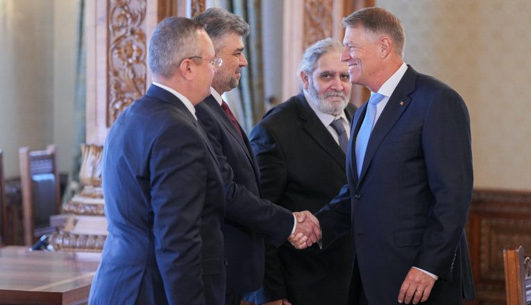 Klaus Iohannis: „Nu este nicio surpriză, îl desemnez pentru poziția de prim-ministru desemnat al României pe Marcel Ciolacu”