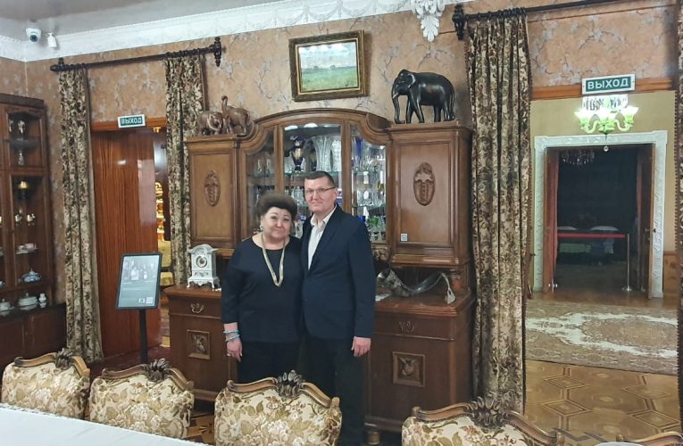 Casa fostului președinte al Kazahstanului este mobilată cu MOBILĂ fabricată de SIMEX