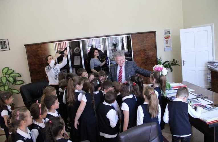 Primarul Ionel Ciunt preocupat ca noul an școlar să înceapă în cele mai bune condiții