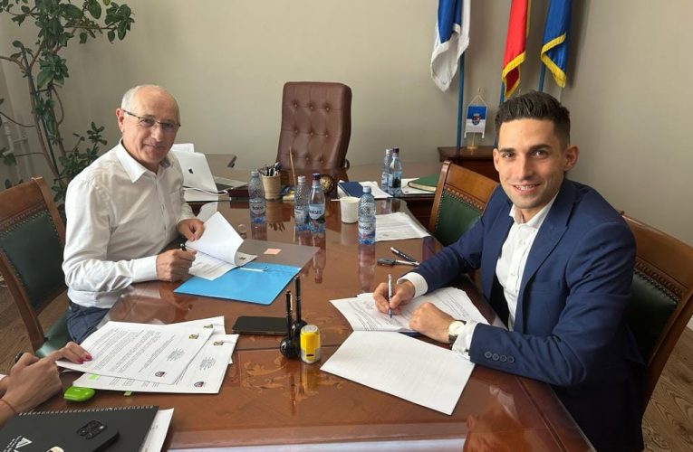 Primarul Cristian Lazăr anunță că încep lucrările de reabilitare a 15 blocuri din Șimleu