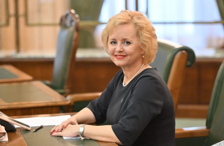 Senatoarea Kovács Irénke a votat pentru sprijin educaţional 500 lei/copil