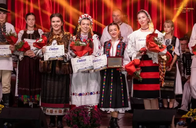 Alice Ghile, câștigătoarea Marelui Premiu al Festivalului-concurs național de folclor „Mureș, pe marginea ta” Ocna Mureș