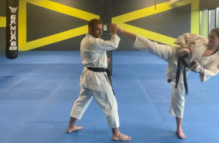 Doi sportivi de la SCM Zalău participă la Campionatul European de Karate Tradițional