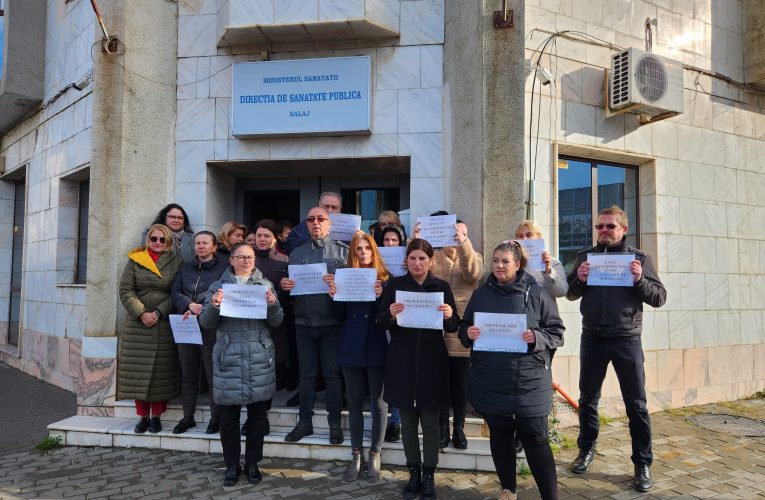 VIDEO| Angajații de la DSP Sălaj au început să protesteze pentru salarii decente