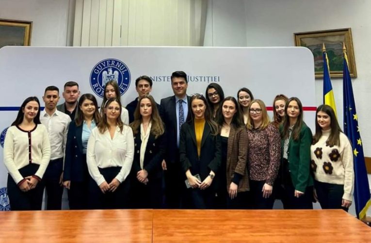 Secretarul de stat Bogdan Ilea vizitat de studenții Facultății de Drept din Iași 