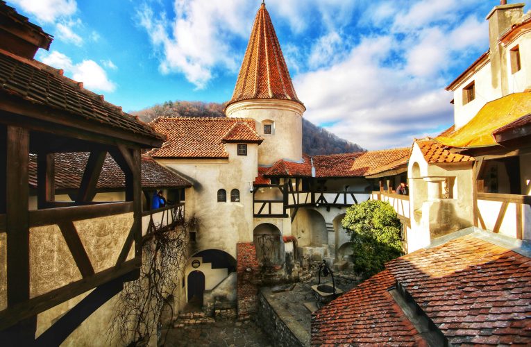 7 dintre cele mai frumoase și reprezentative castele din România
