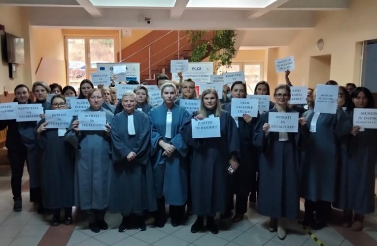 Judecătorii Tribunalului Sălaj susțin protestul grefierilor și amână judecarea unor cauze