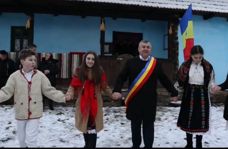 VIDEO| Ziua Unirii Principatelor Române sărbătorită la Valcău de Jos