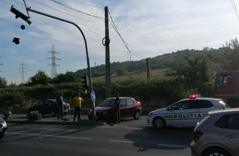 Accident rutier grav pe Bulevard în zona Michelin