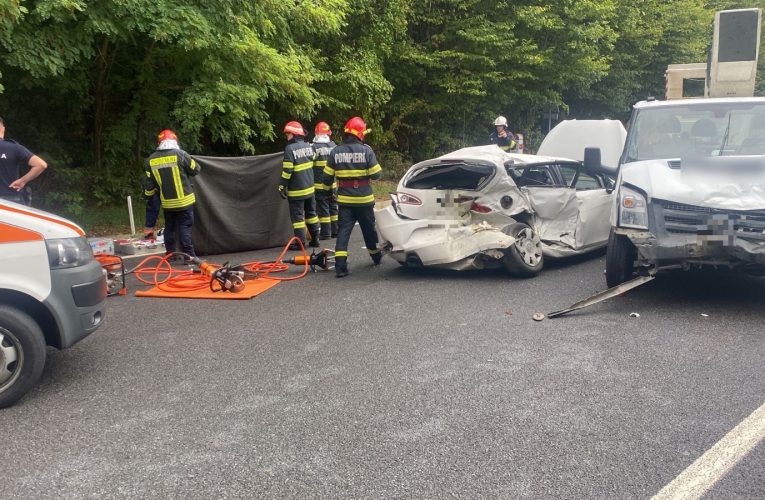 Poliția despre accidentul de pe Meseș: un șofer se zbate între viață și moarte