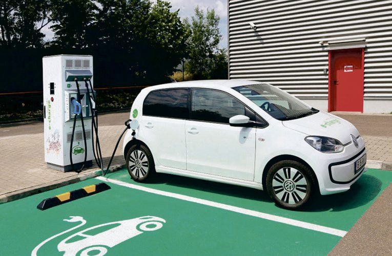 Masinile electrice vor ajunge mai scumpe de condus decat cele pe carburanti