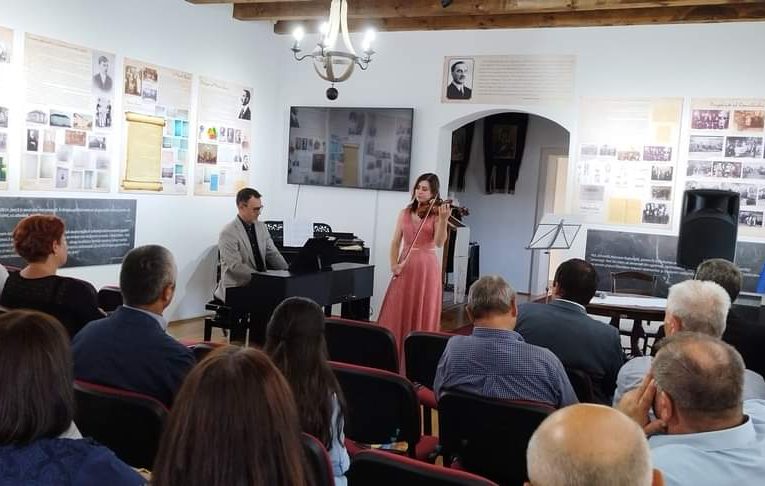 Eveniment cultural-artistic deosebit la Casa Memorială IULIU MAINU din Bădăcin
