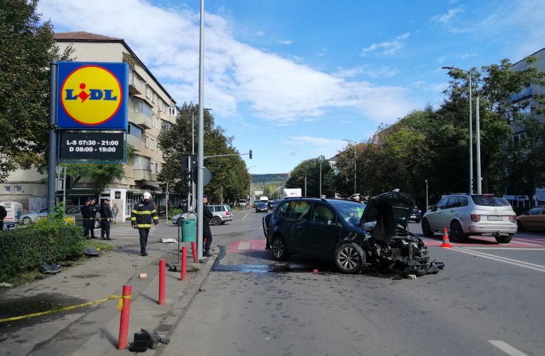 Poliția oferă detalii despre accidentul din Zalău între un Volksvagen și un Porche Panamera