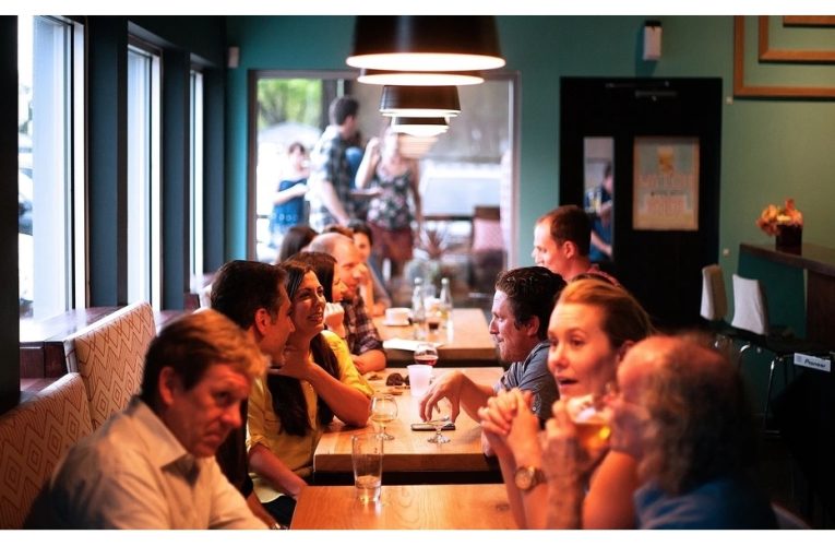 Noi reguli pentru fast-fooduri și restaurante din decembrie