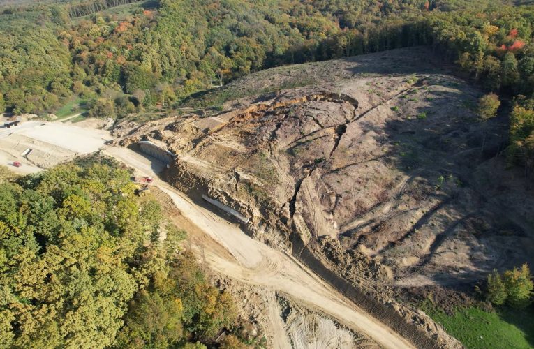 Firma Sinohydro, un an întârziere pe 5 km din „Centura Zalău”