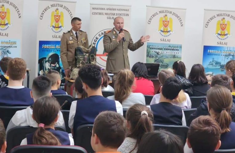 Sute de elevi sălăjeni au participat la proiectul „Ziua Armatei României în școli”