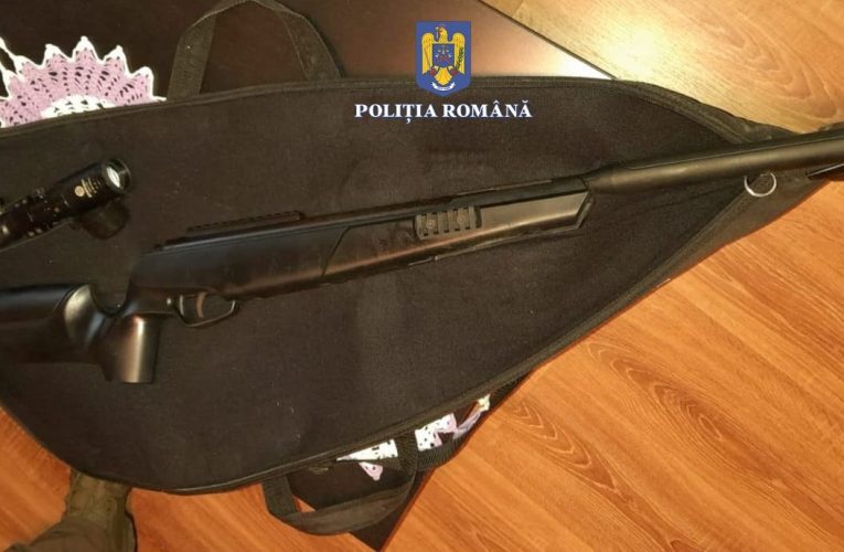 Poliția a făcut precheziții și controale la regimul armelor și munițiilor