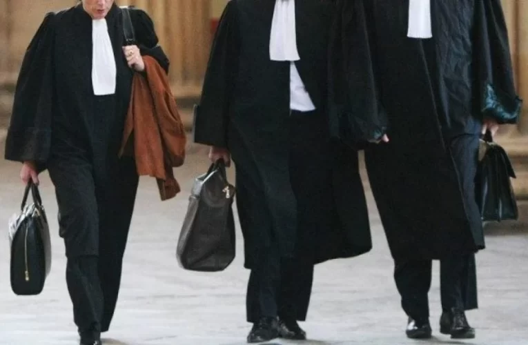 Reprezentarea juridică, în 2022: Un avocat cu 3-5 ani experiență, fără clienți, ajunge la un salariu de 7.000 lei pe lună