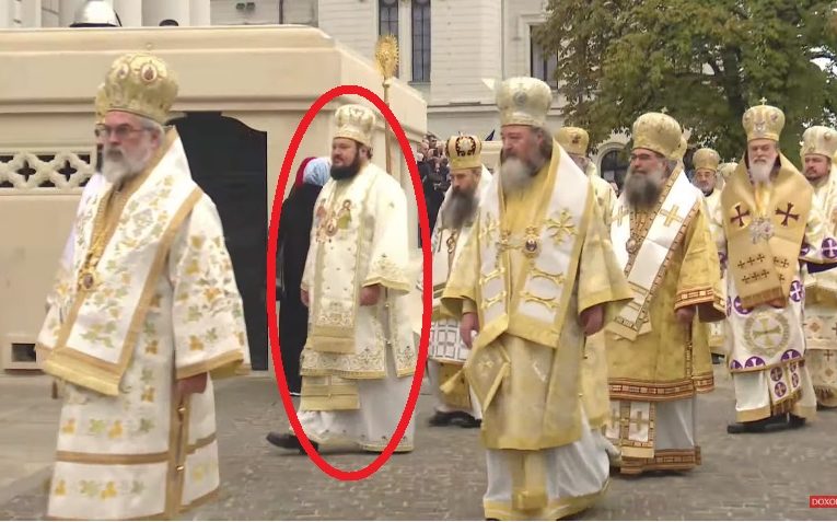 VIDEO| Episcopul Petroniu a slujit de Sfânta Parascheva, la Iași, în fața a peste 13.000 de pelerini