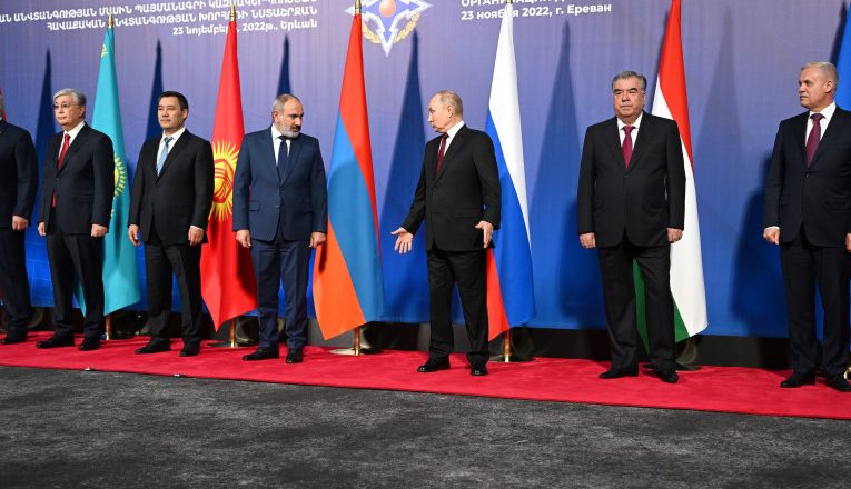 Liderii din „NATO rusesc” au luat distanță de dictatorul Putin la poza oficială