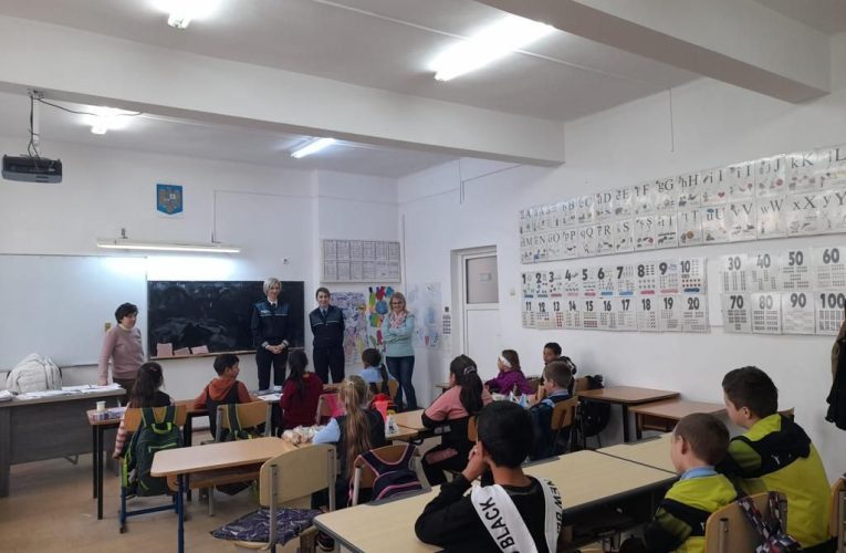 Peste 350 de elevi au interacționat cu polițiștii de siguranță școlară și de prevenire sălăjeni, pentru a se bucura de o vacanța de iarnă în siguranță