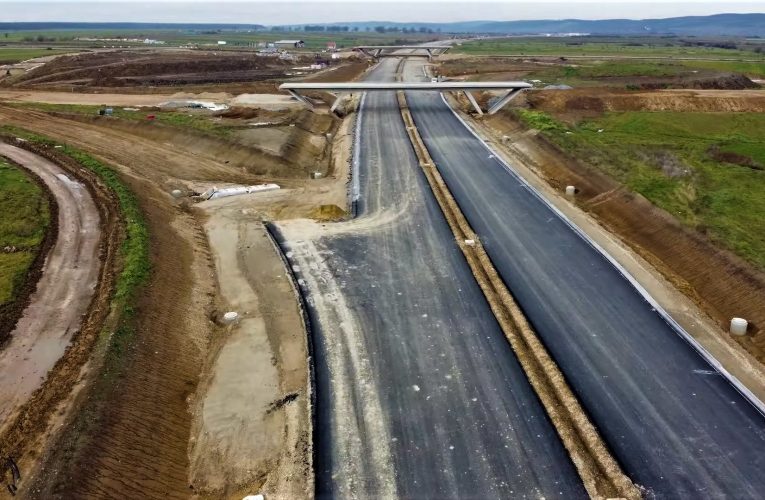 VIDEO| Constructorul turc „Nurol” a depășit termenul din contract pentru autostrada Sălaj – Bihor