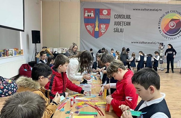 Ateliere creative, expoziție fotodocumentară, muzică și poezie de Ziua Culturii Naționale