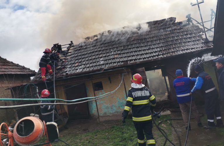 Incendiu la o gospodărie din Bobota