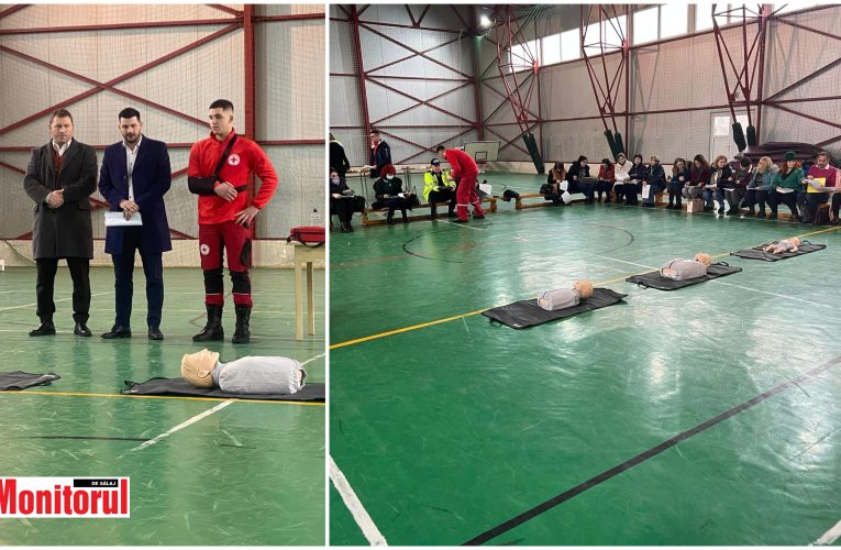Viceprimarul Jiboului, Vlad Pașcalău, prezent alături de elevi la un curs de prim ajutor realizat de Crucea Roșie