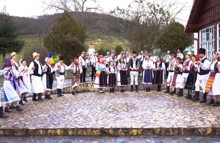 VIDEO| Cântec dedicat Zilei Unirii Principatelor Române, filmat la Casa Memorială Iuliu Maniu din Bădăcin