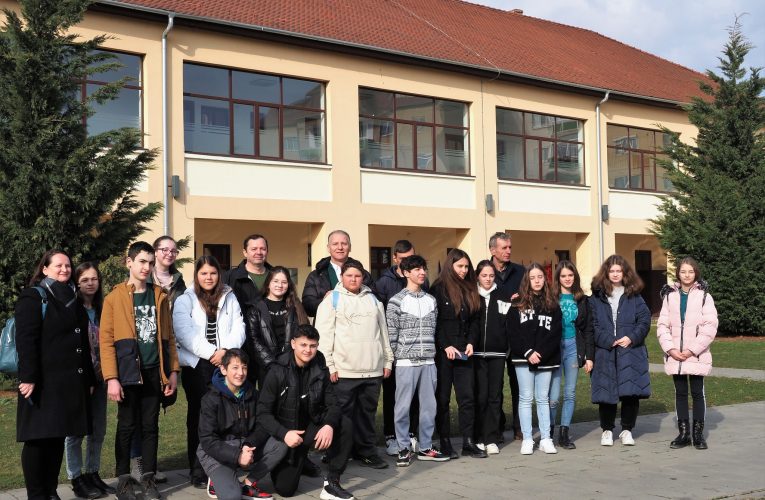 Elevii Școlii Gimnaziale „Horea” din Cizer, în vizită la Consiliul Județean Sălaj