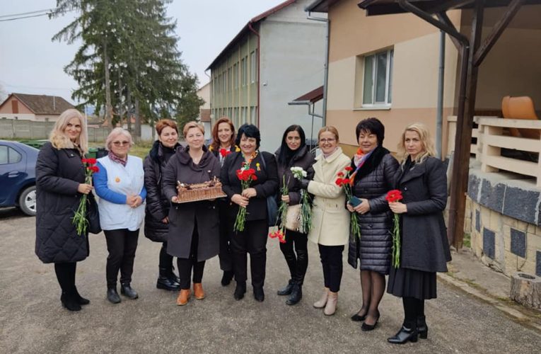 Organizația județeană de femei a PNL Sălaj a împărțit flori în Cehu Silvaniei