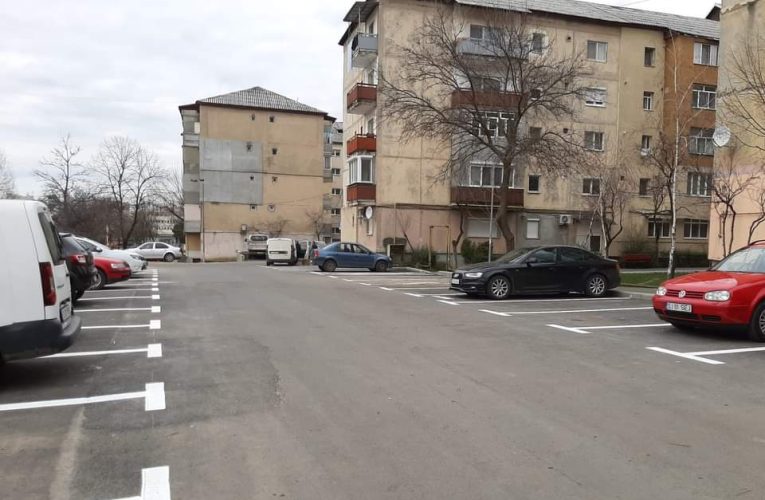 Parcările nou amenajate în cartierul Porolissum au fost marcate