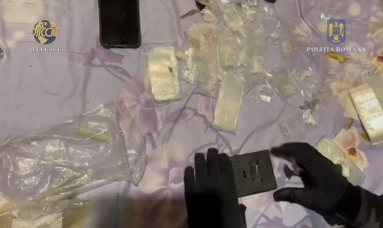 Procurorii DIICOT Sălaj au arestat două persoane pentru trafic de droguri