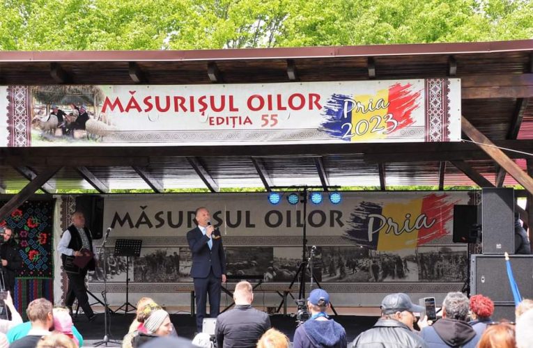 Mii de persoane au participat la Măsurișul Oilor de la Pria