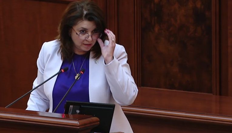 Fost ministru al Educației, Anisie, ridiculizată de USR, după o gafă în plenul Parlamentului