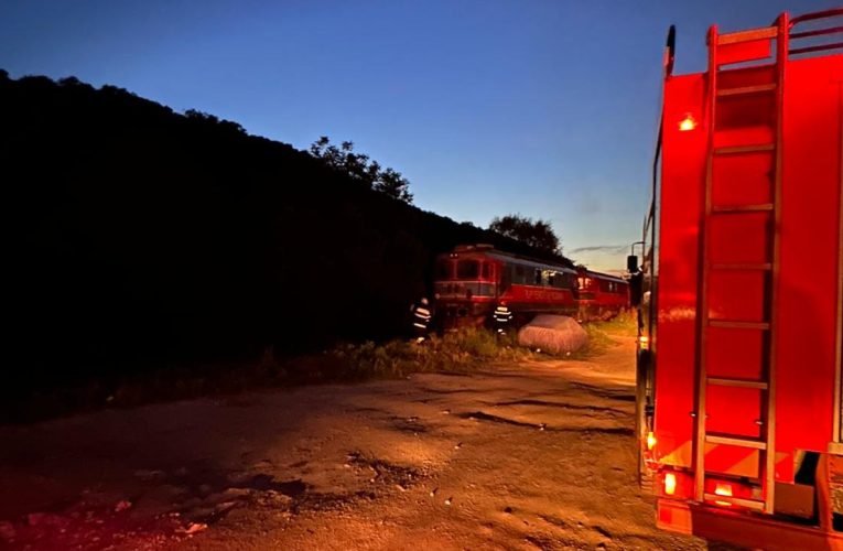 Incendiu la un tren cu 19 vagoane pline cu țiței