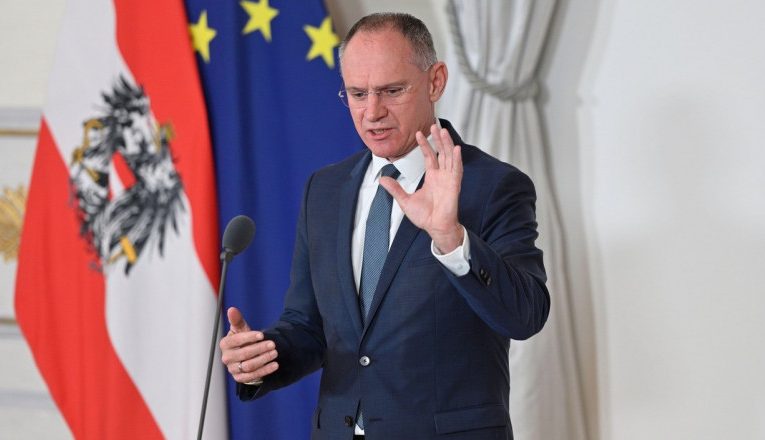 De față cu Predoiu, ministrul austriac de interne se opune din nou aderării României la Schenghen