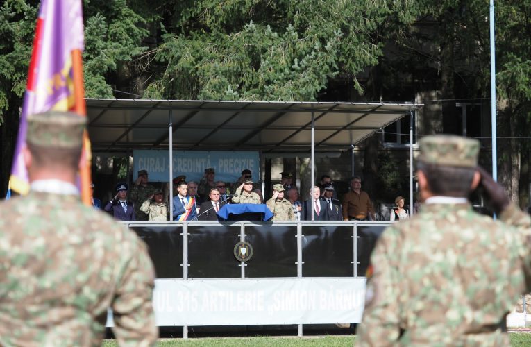 Prefectul Dari Toma prezent la cea de a 55-a aniversare a Batalionului 315 Artilerie din Șimleu