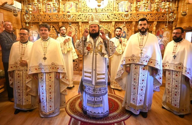 Liturghie Arhierească în biserica din incinta Unității Militare din Şimleu Silvaniei