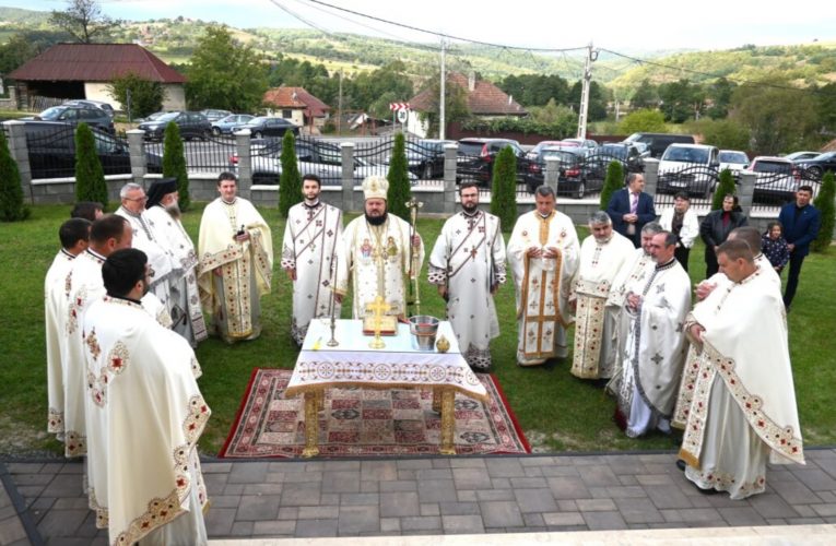 Episcopul Sălajului Petroniu a resfințit biserica din Parohia Tusa
