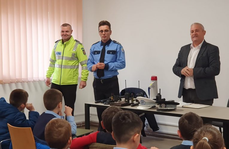 Elevi de la Școala Gimnazială „Gheorghe Lazăr” în vizită la Poliția Locală Zalău