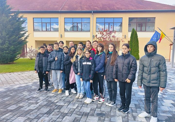 Elevii Liceului Ortodox din Zalău, în vizită la Consiliul Județean Sălaj