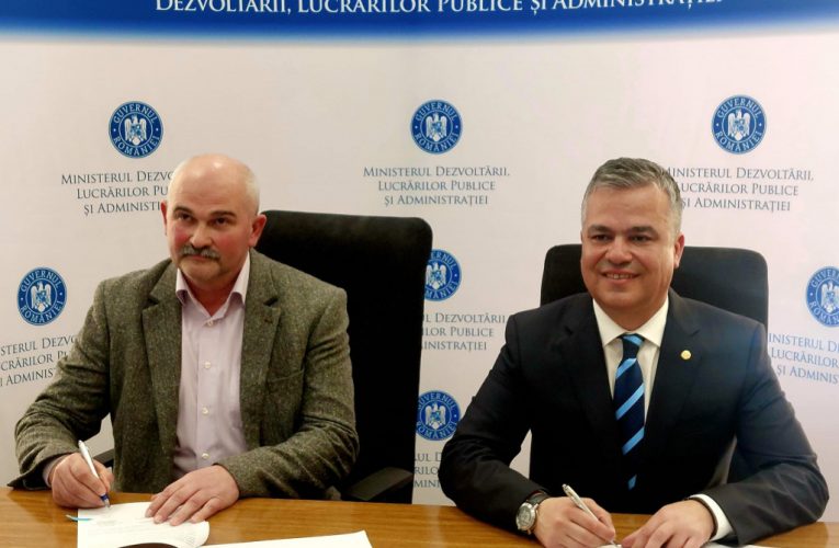 Primarul Nicolae Criste a semnat contractu de 15 milioane lei pentru asfaltare străzi în Plopiș și Iaz