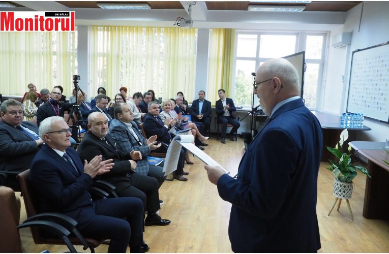 Prefectul Dari Toma și subprefectul Gheorghe Bancea, prezenți la centenarul revistei „Şcoala Noastră”