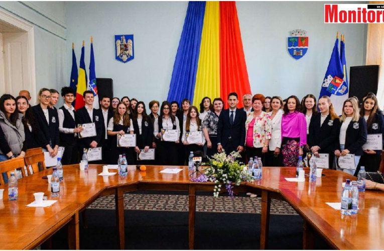 Șimleu Silvaniei: Primarul Cristian Lazăr a premiat performanța în educație