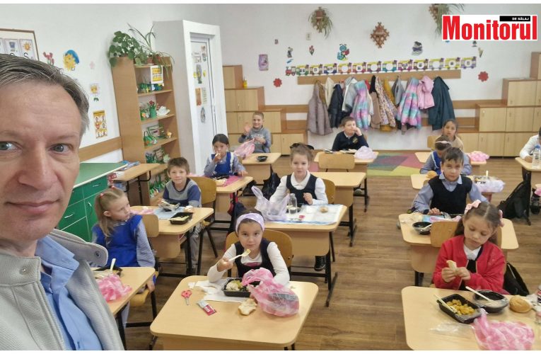 Victorie la Bobota! Primarul Dorin Gorgan oferă o masă caldă gratuită elevilor și preșcolarilor