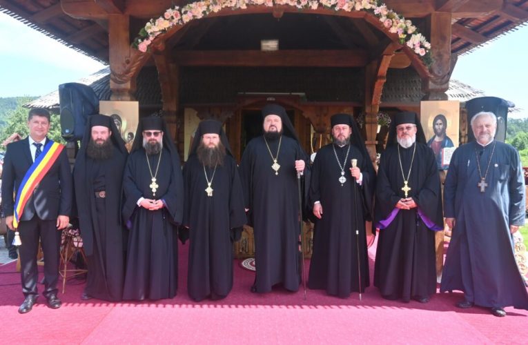 Episcopul Sălajului Petroniu prezent la hramul Schitului Stârciu